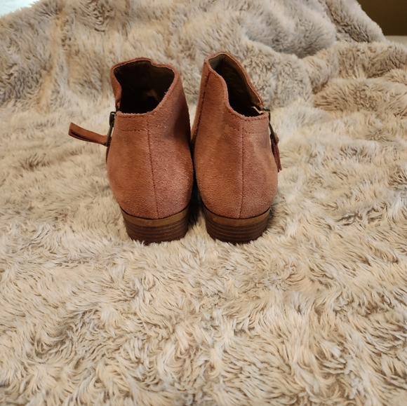 Lucky Brand size 6 Suede Ankle Booties in Canyon Rose - Picture 3 of 5